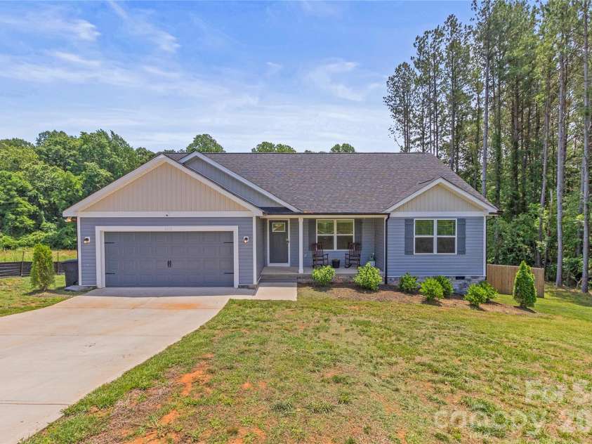 2412 Mintew Circle, Lincolnton, NC 28092.  MLS# CAR4387828, YatesRealty ID 29725. 