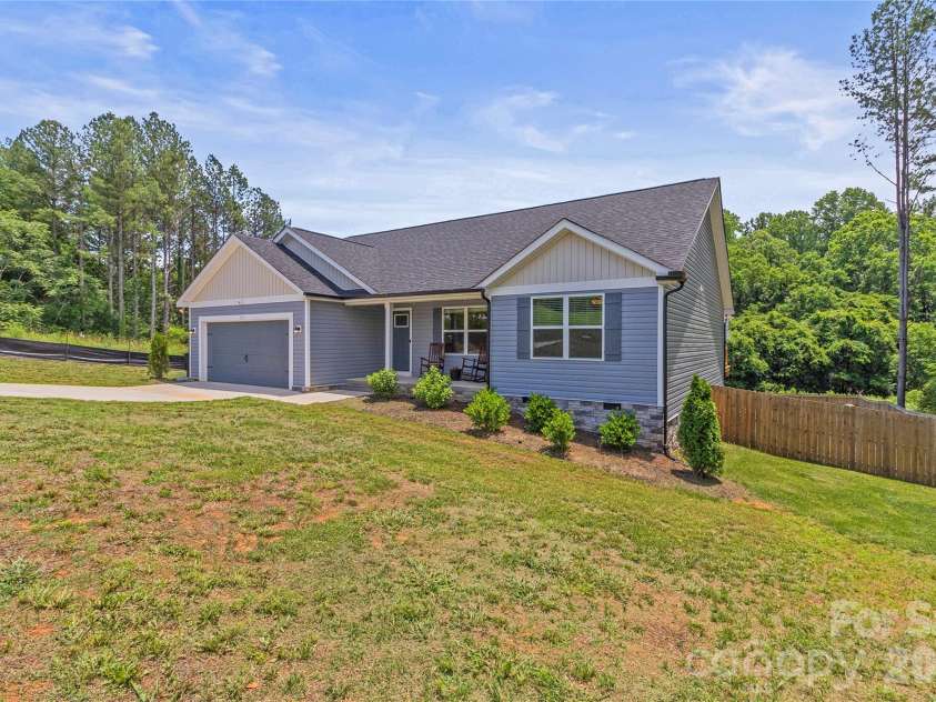 2412 Mintew Circle, Lincolnton, NC 28092.  MLS# CAR4387828, YatesRealty ID 29725. 