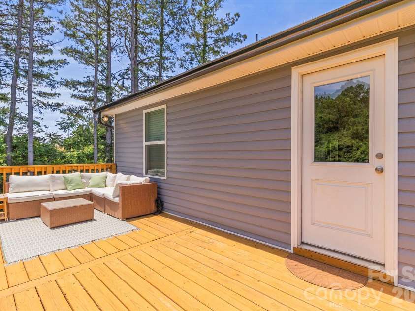 2412 Mintew Circle, Lincolnton, NC 28092.  MLS# CAR4387828, YatesRealty ID 29725. Deck off the Kitchen