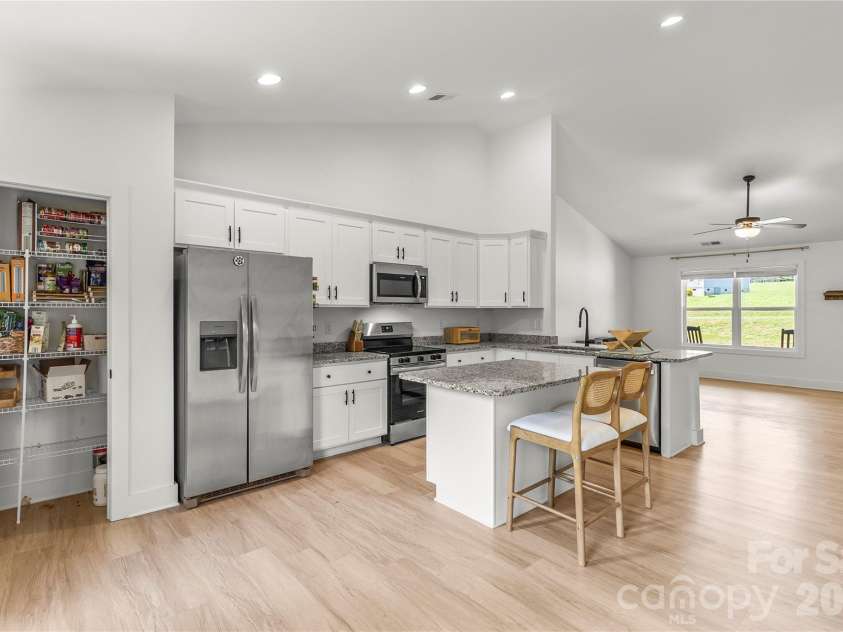 2412 Mintew Circle, Lincolnton, NC 28092.  MLS# CAR4387828, YatesRealty ID 29725. Kitchen(2)