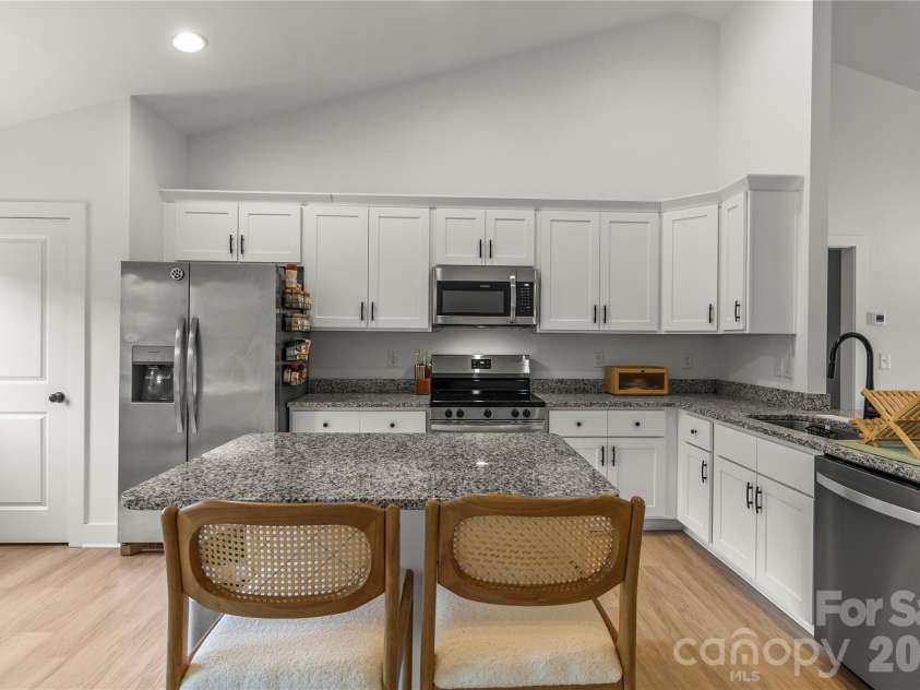 2412 Mintew Circle, Lincolnton, NC 28092.  MLS# CAR4387828, YatesRealty ID 29725. Kitchen(4)