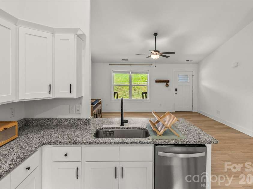 2412 Mintew Circle, Lincolnton, NC 28092.  MLS# CAR4387828, YatesRealty ID 29725. Kitchen(6)
