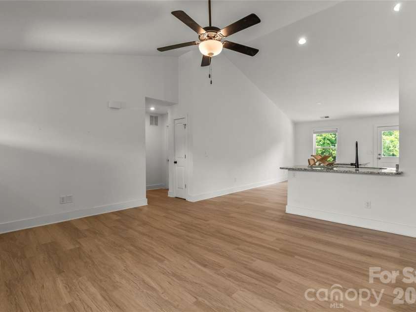 2412 Mintew Circle, Lincolnton, NC 28092.  MLS# CAR4387828, YatesRealty ID 29725. Living room (4)