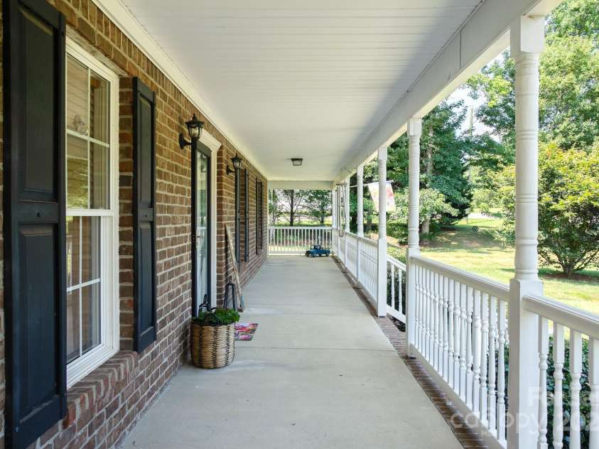 118 Northwood Court, Lexington, NC 27295.  MLS# CAR4284847, YatesRealty ID 29726. 