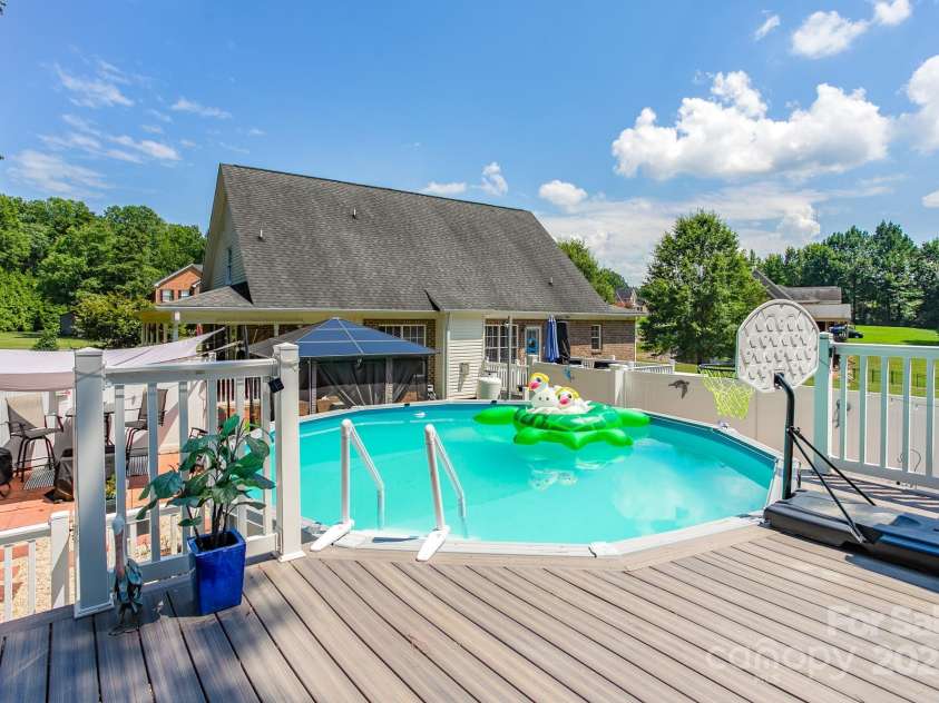 118 Northwood Court, Lexington, NC 27295.  MLS# CAR4284847, YatesRealty ID 29726. 