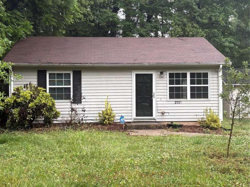 3931 Durham Lane, Charlotte, NC 28269.  MLS# CAR4390632, YatesRealty ID 29726. 