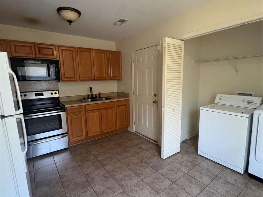 3931 Durham Lane, Charlotte, NC 28269.  MLS# CAR4390632, YatesRealty ID 29726. 