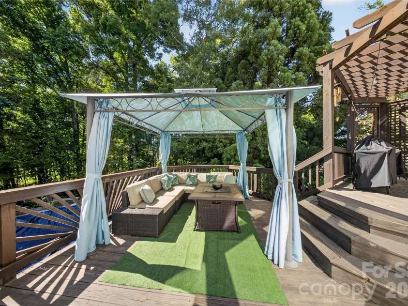 11117 Tavernay Parkway, Charlotte, NC 28262.  MLS# CAR4381756, YatesRealty ID 29727. 