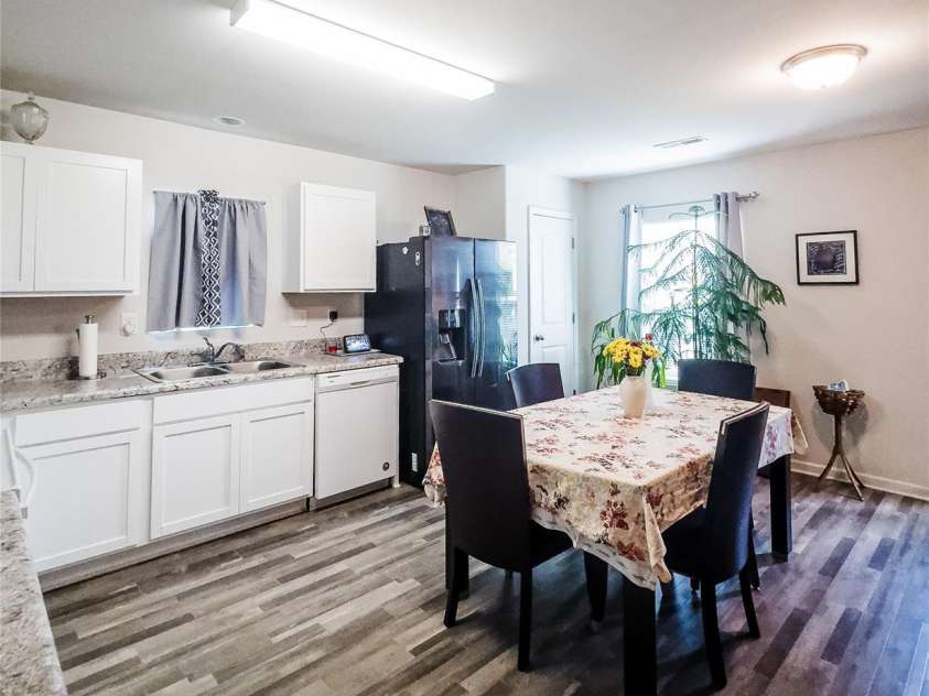 635 scarlet Leaf Lane, Oakboro, NC 28129.  MLS# CAR4285715, YatesRealty ID 29727. Kitchen