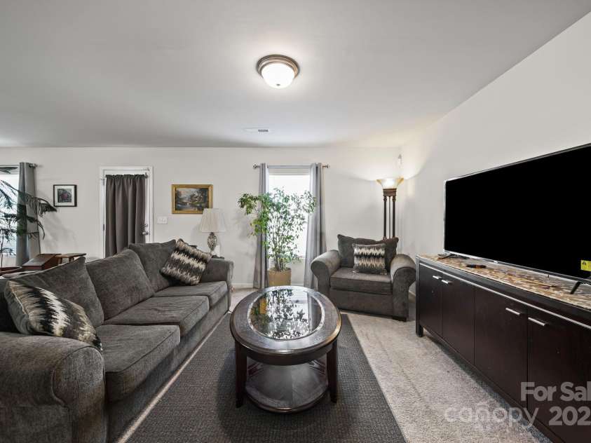 635 Scarlet Leaf Lane, Oakboro, NC 28129.  MLS# CAR4315133, YatesRealty ID 29727. 