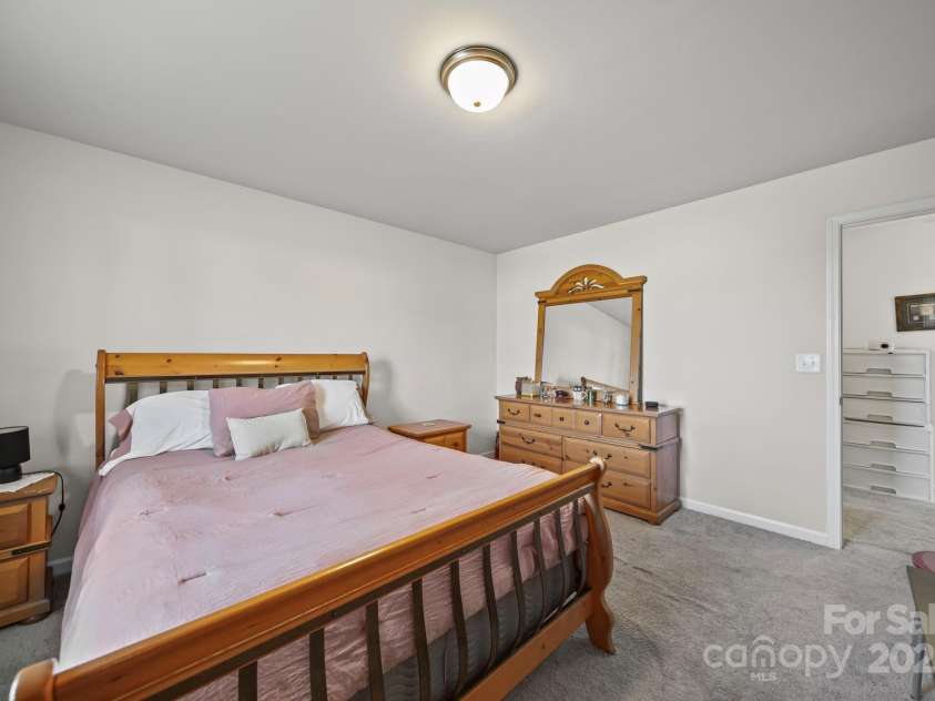 635 Scarlet Leaf Lane, Oakboro, NC 28129.  MLS# CAR4315133, YatesRealty ID 29727. 