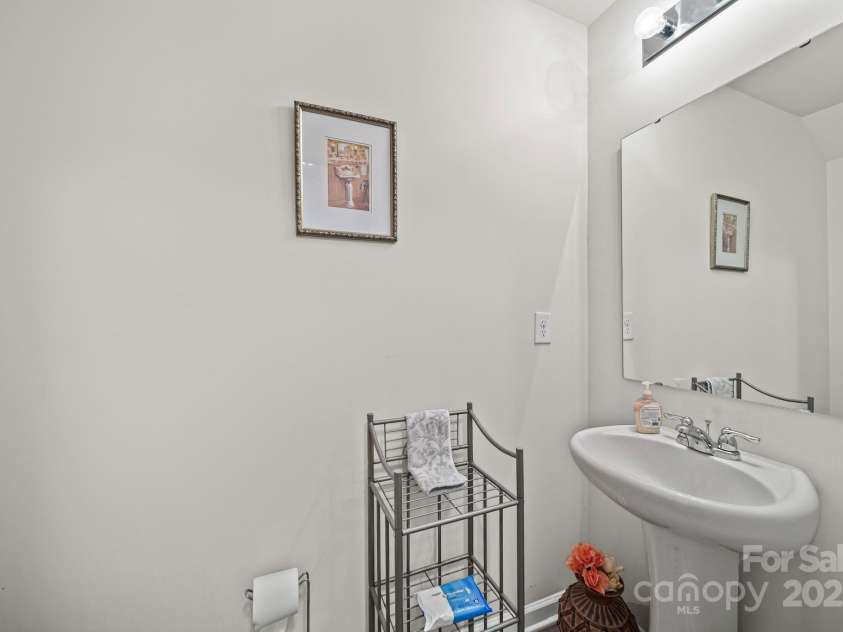 635 Scarlet Leaf Lane, Oakboro, NC 28129.  MLS# CAR4315133, YatesRealty ID 29727. 