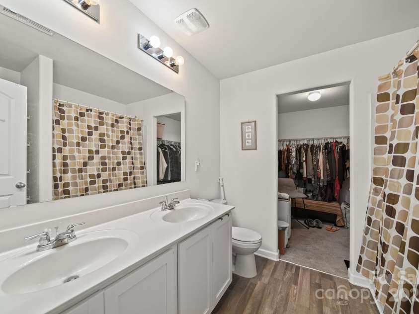 635 Scarlet Leaf Lane, Oakboro, NC 28129.  MLS# CAR4315133, YatesRealty ID 29727. 