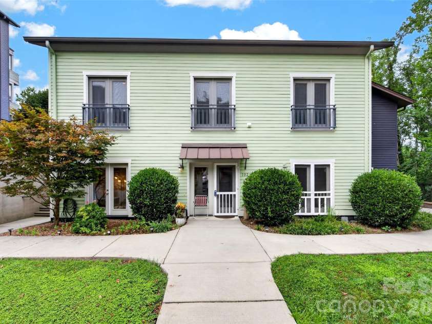 600 Skyloft Drive, Asheville, NC 28801.  MLS# CAR4412438, YatesRealty ID 29728. 
