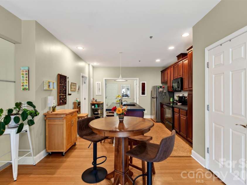 600 Skyloft Drive, Asheville, NC 28801.  MLS# CAR4412438, YatesRealty ID 29728. 