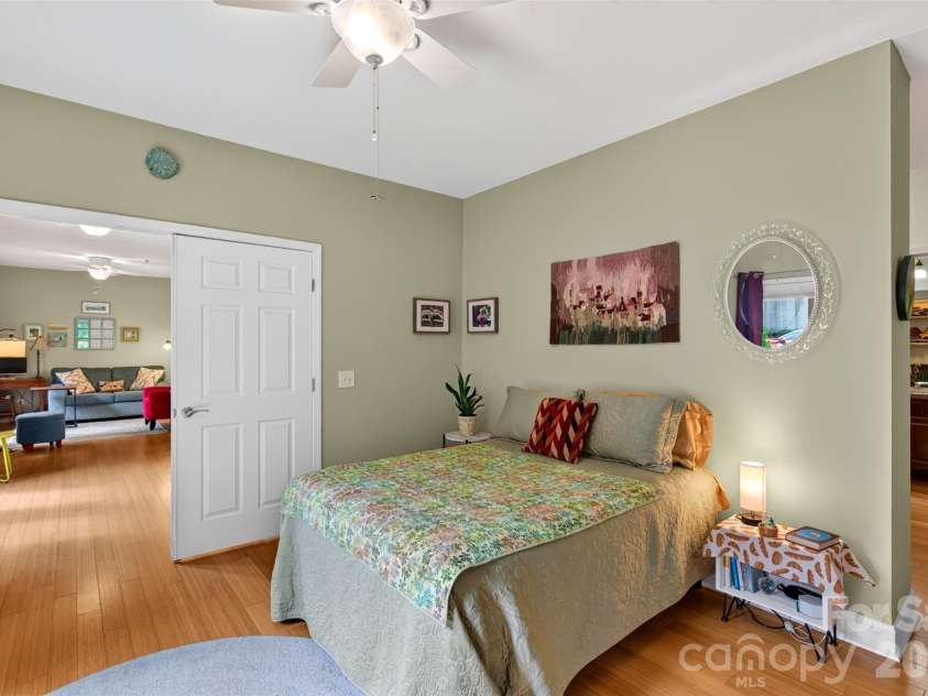 600 Skyloft Drive, Asheville, NC 28801.  MLS# CAR4412438, YatesRealty ID 29728. 