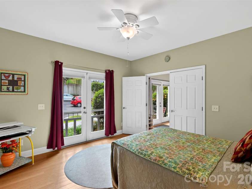 600 Skyloft Drive, Asheville, NC 28801.  MLS# CAR4412438, YatesRealty ID 29728. 