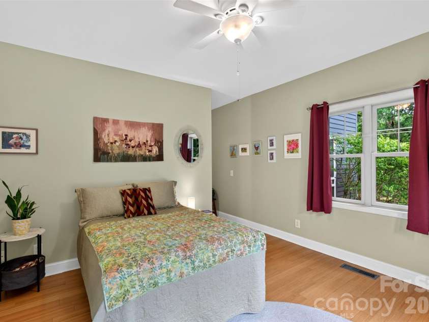 600 Skyloft Drive, Asheville, NC 28801.  MLS# CAR4412438, YatesRealty ID 29728. 