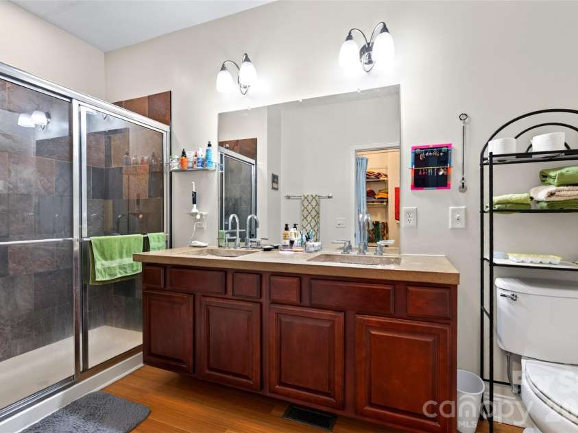 600 Skyloft Drive, Asheville, NC 28801.  MLS# CAR4412438, YatesRealty ID 29728. 