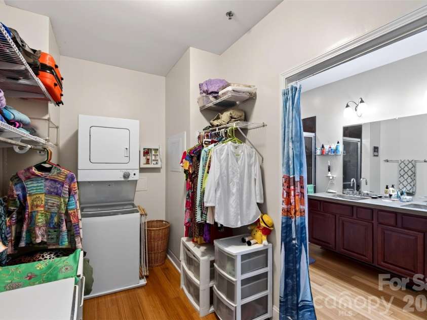 600 Skyloft Drive, Asheville, NC 28801.  MLS# CAR4412438, YatesRealty ID 29728. 