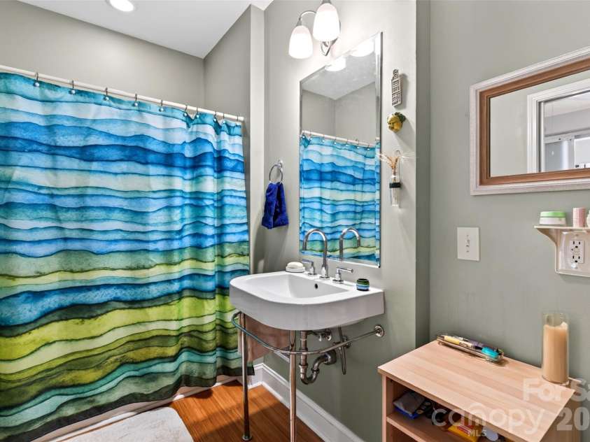 600 Skyloft Drive, Asheville, NC 28801.  MLS# CAR4412438, YatesRealty ID 29728. 