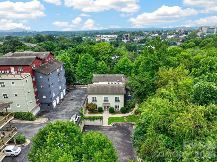 600 Skyloft Drive, Asheville, NC 28801.  MLS# CAR4412438, YatesRealty ID 29728. 