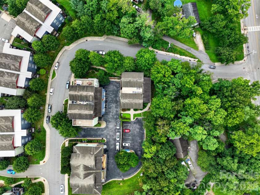 600 Skyloft Drive, Asheville, NC 28801.  MLS# CAR4412438, YatesRealty ID 29728. 