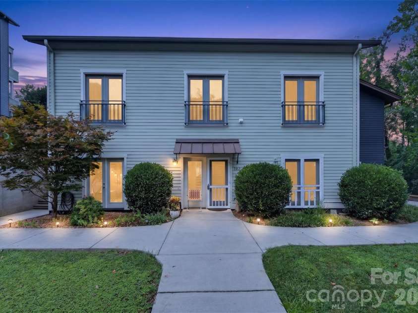 600 Skyloft Drive, Asheville, NC 28801.  MLS# CAR4412438, YatesRealty ID 29728. 