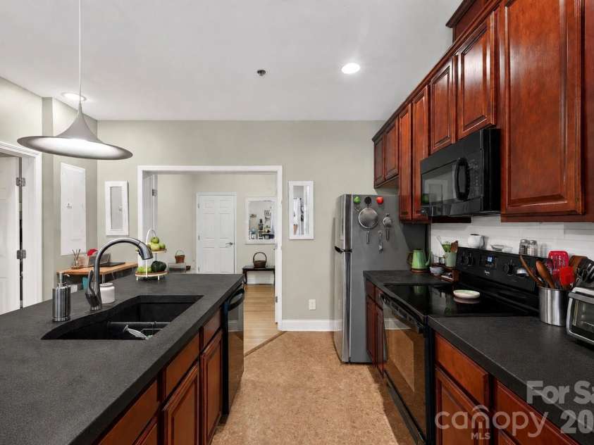 600 Skyloft Drive, Asheville, NC 28801.  MLS# CAR4412438, YatesRealty ID 29728. 