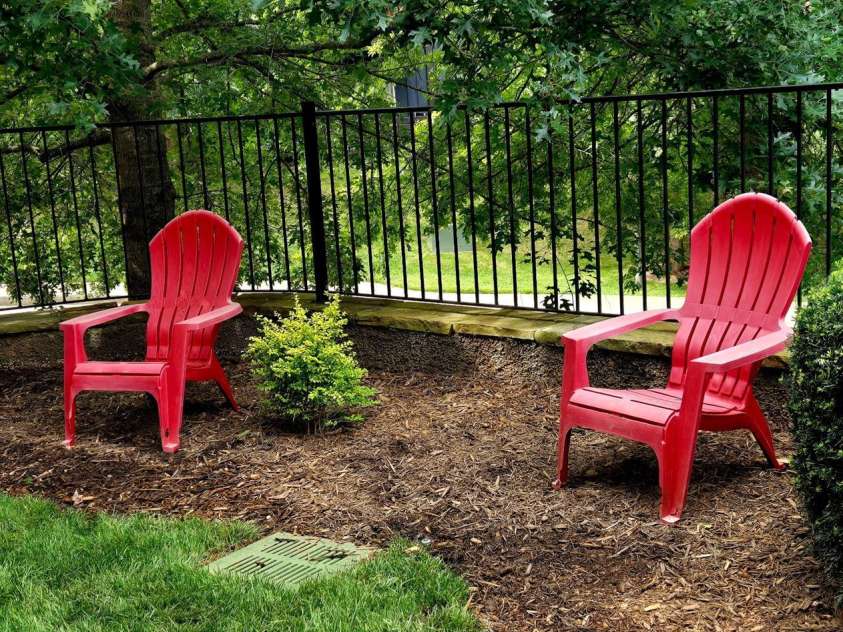 600 Skyloft Drive, Asheville, NC 28801.  MLS# CAR4412438, YatesRealty ID 29728. Skyloft Condos community common area