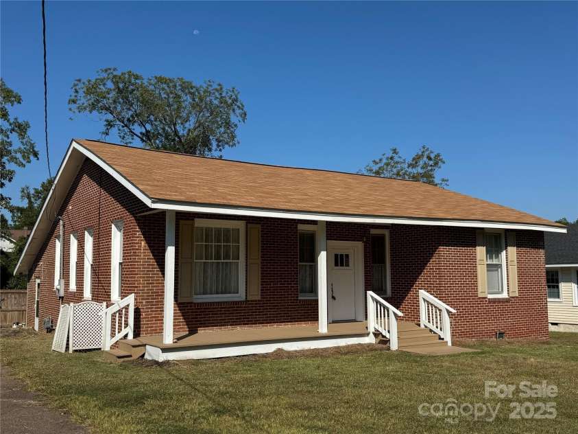 215 Church Street, Edgefield, SC 29824.  MLS# CAR4304133, YatesRealty ID 2973. 