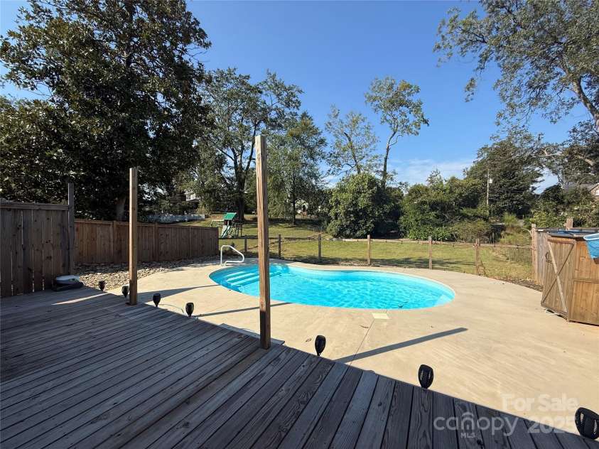 215 Church Street, Edgefield, SC 29824.  MLS# CAR4304133, YatesRealty ID 2973. 