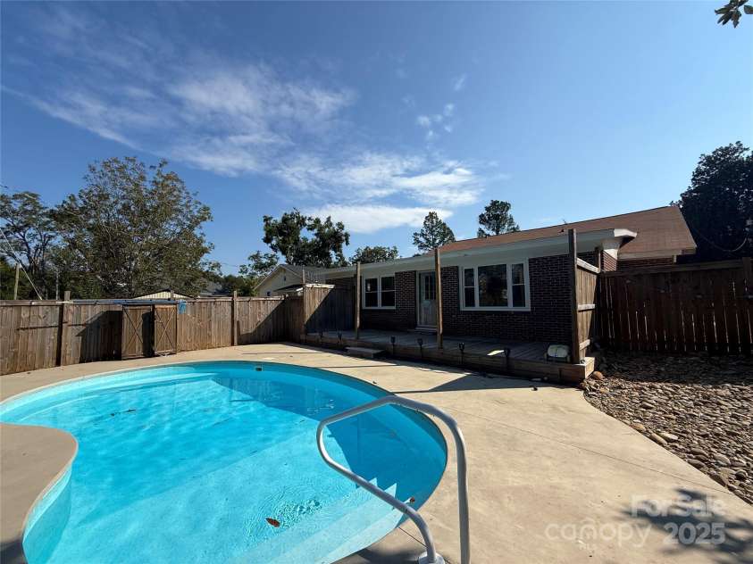 215 Church Street, Edgefield, SC 29824.  MLS# CAR4304133, YatesRealty ID 2973. 