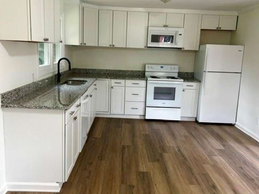 400 Ponderosa Road, Stanley, NC 28164.  MLS# CAR4388846, YatesRealty ID 29730. Kitchen