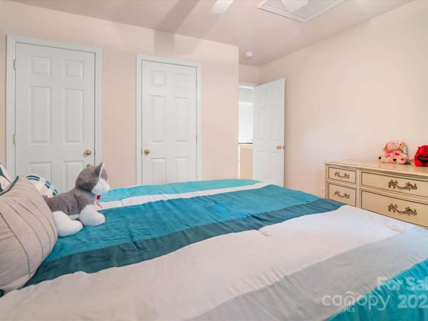 8837 Goldfields Drive, Charlotte, NC 28227.  MLS# CAR4287633, YatesRealty ID 29730. 