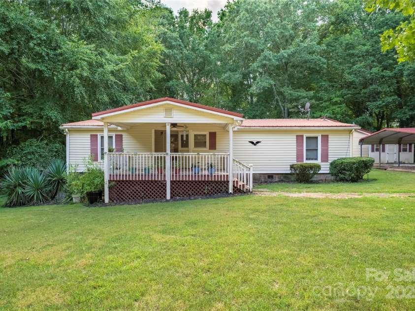 140 Silverlining Road, Mooresville, NC 28117.  MLS# CAR4280516, YatesRealty ID 29731. 