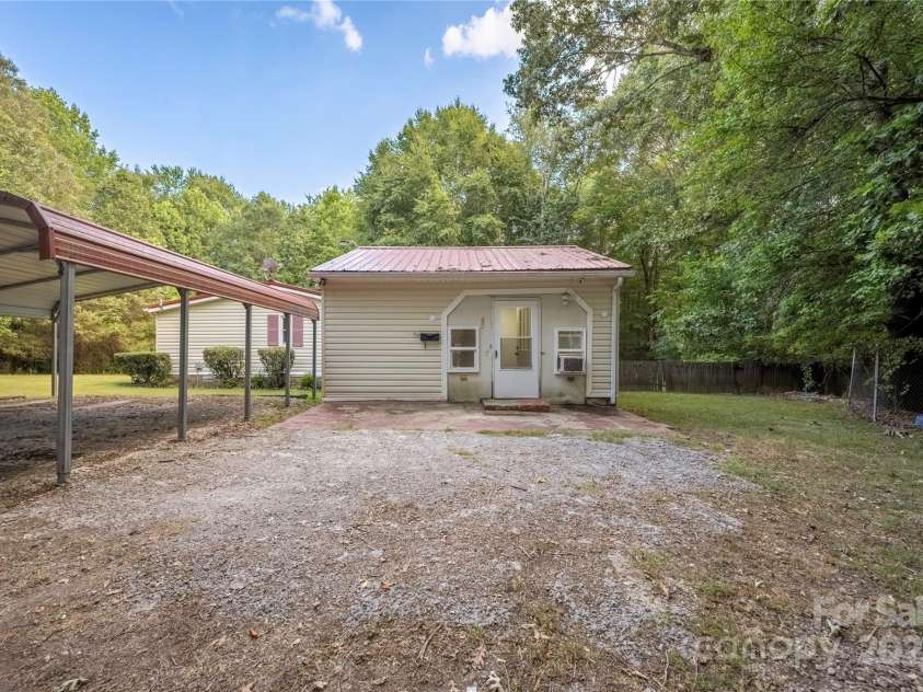 140 Silverlining Road, Mooresville, NC 28117.  MLS# CAR4280516, YatesRealty ID 29731. 