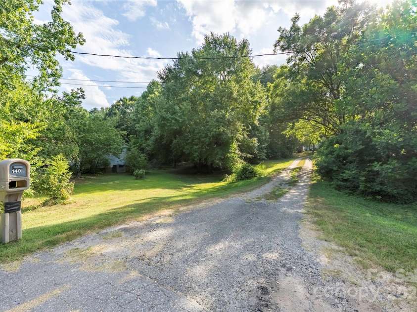 140 Silverlining Road, Mooresville, NC 28117.  MLS# CAR4280516, YatesRealty ID 29731. 