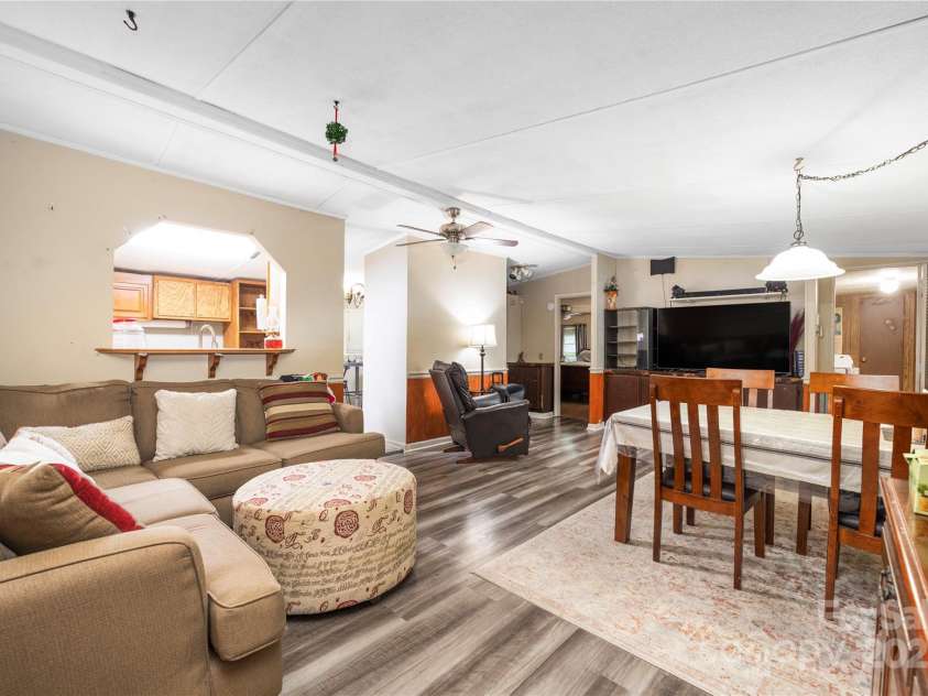 140 Silverlining Road, Mooresville, NC 28117.  MLS# CAR4280516, YatesRealty ID 29731. 