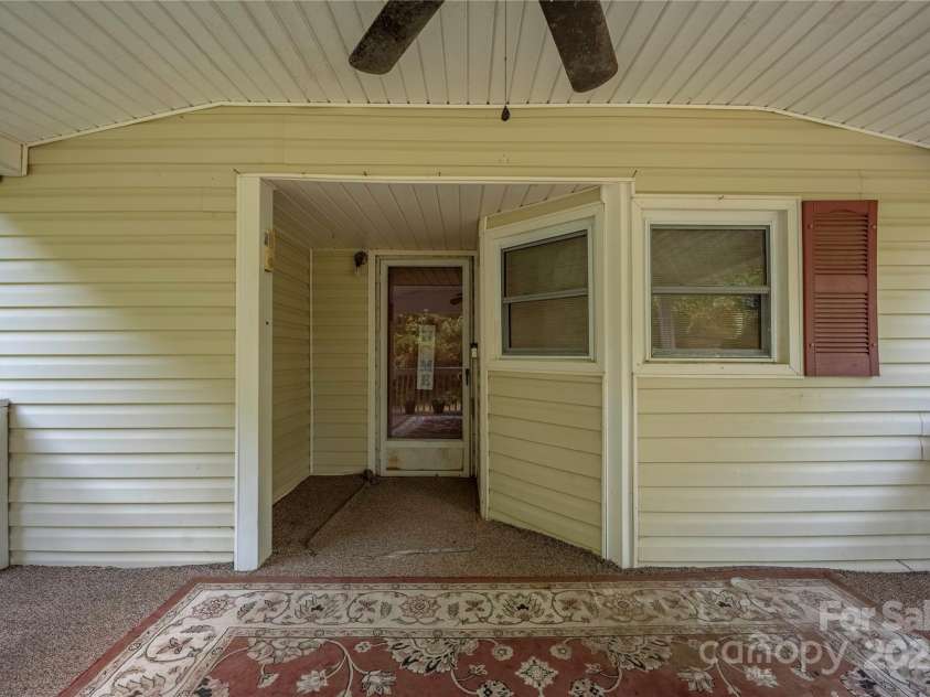 140 Silverlining Road, Mooresville, NC 28117.  MLS# CAR4280516, YatesRealty ID 29731. 