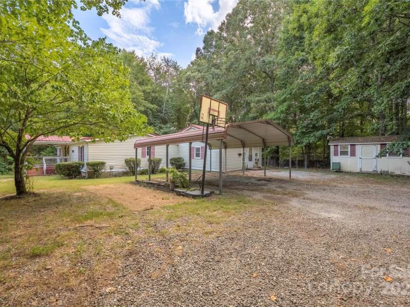 140 Silverlining Road, Mooresville, NC 28117.  MLS# CAR4280516, YatesRealty ID 29731. 