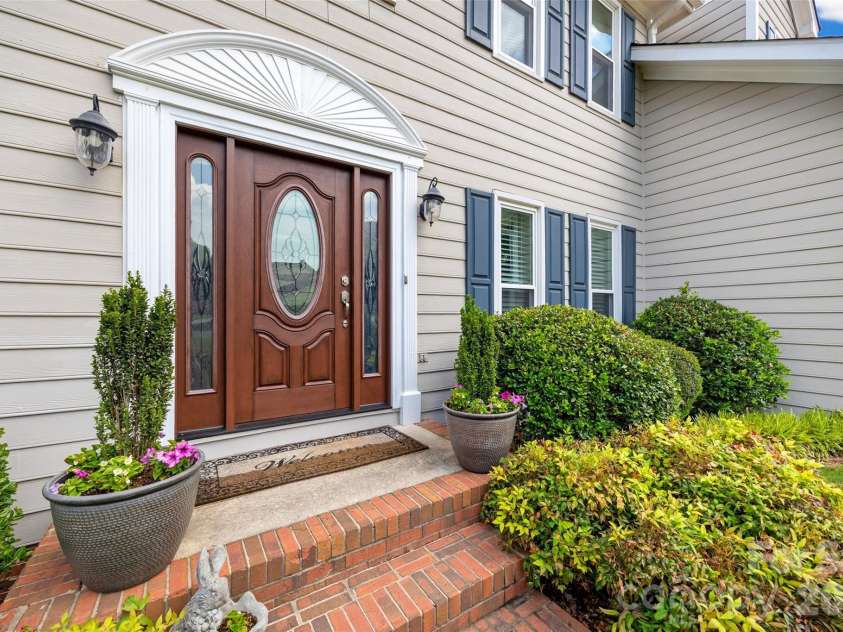 14002 Harlequin Drive, Charlotte, NC 28273.  MLS# CAR4382461, YatesRealty ID 29731. 