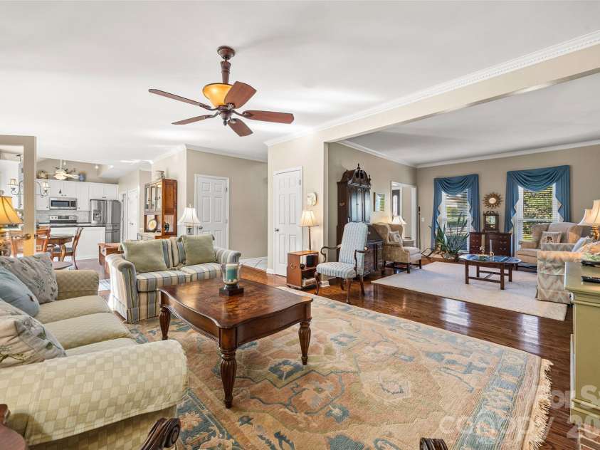 14002 Harlequin Drive, Charlotte, NC 28273.  MLS# CAR4382461, YatesRealty ID 29731. 