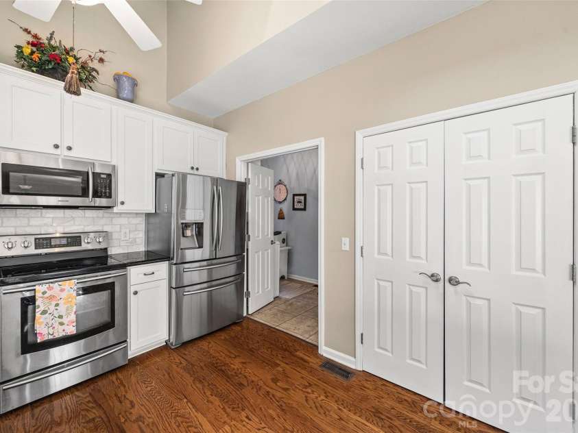 14002 Harlequin Drive, Charlotte, NC 28273.  MLS# CAR4382461, YatesRealty ID 29731. 