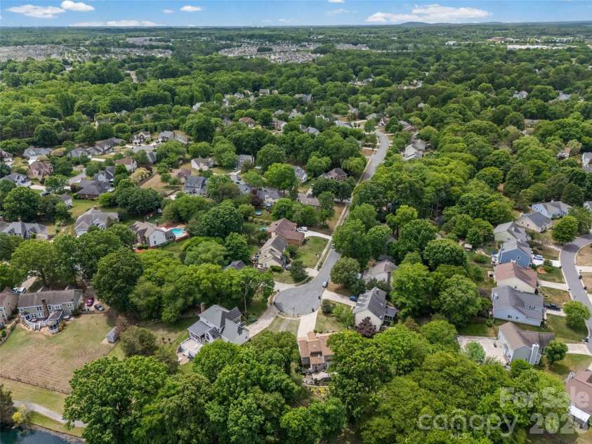 14002 Harlequin Drive, Charlotte, NC 28273.  MLS# CAR4382461, YatesRealty ID 29731. 