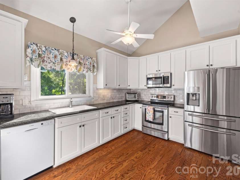 14002 Harlequin Drive, Charlotte, NC 28273.  MLS# CAR4382461, YatesRealty ID 29731. 