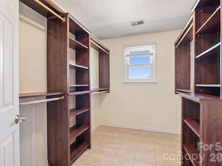 14002 Harlequin Drive, Charlotte, NC 28273.  MLS# CAR4382461, YatesRealty ID 29731. 
