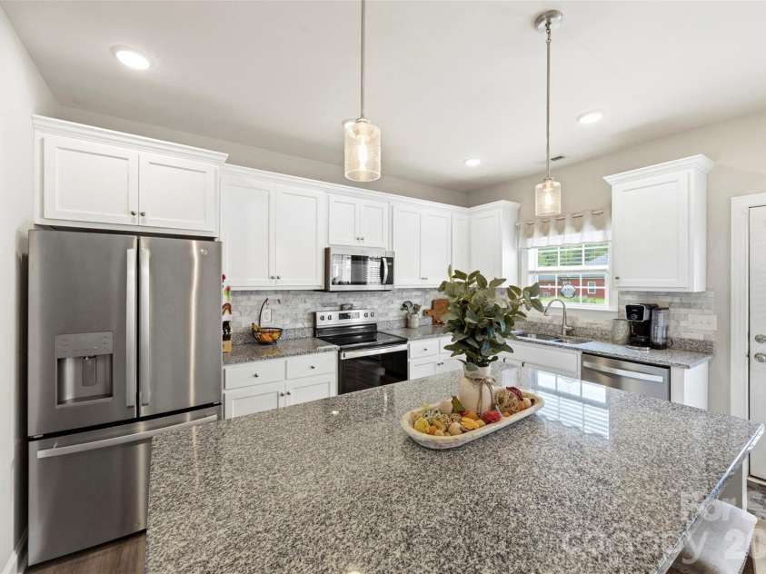 268 Ella Drive, Locust, NC 28097.  MLS# CAR4386566, YatesRealty ID 29732. Gorgeous Kitchen!