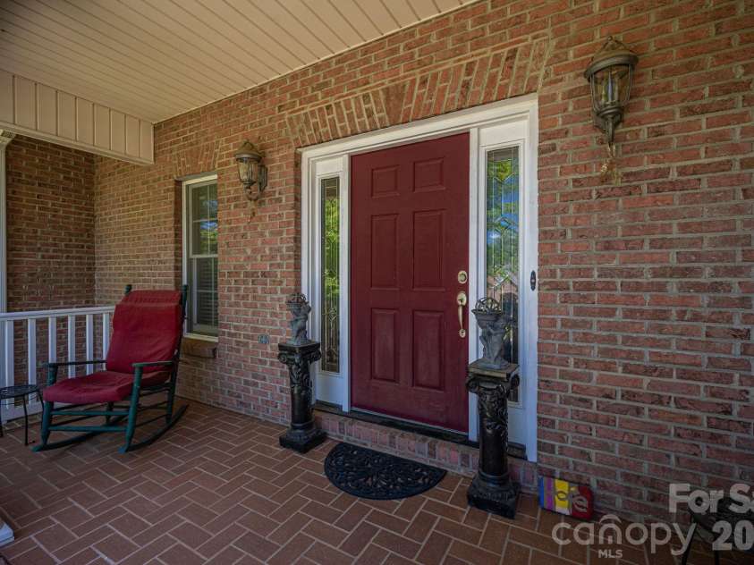 170 Windsor Drive, Taylorsville, NC 28681.  MLS# CAR4389564, YatesRealty ID 29733. 