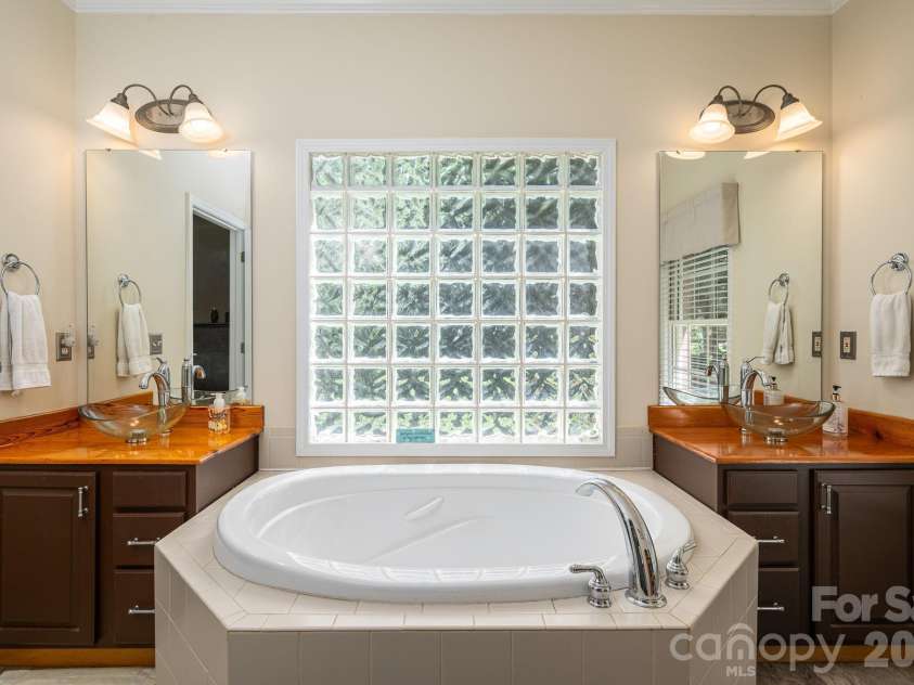 170 Windsor Drive, Taylorsville, NC 28681.  MLS# CAR4389564, YatesRealty ID 29733. 